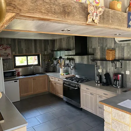 Frühstückspension Ei Domaine Du Bouygues D'hotes 3*