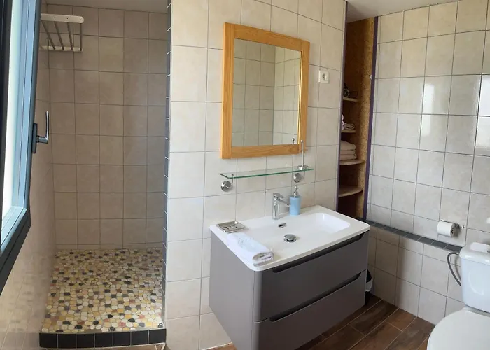 Ei Domaine Du Bouygues D'hôtes Alojamento de Acomodação e Pequeno-almoço Le Juge