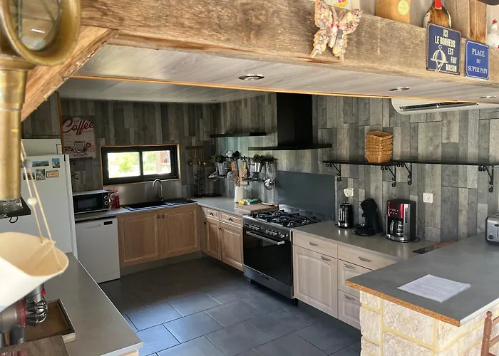 Alojamento de Acomodação e Pequeno-almoço Ei Domaine Du Bouygues D'hôtes 3*